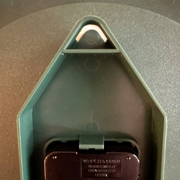 1995 Green Bay Packers Bulova Wall Clock NFL Football Round 11.5" Analog New Box - Picture 6 of 7